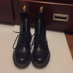 Black leather Dr. Marten’s women’s size 9